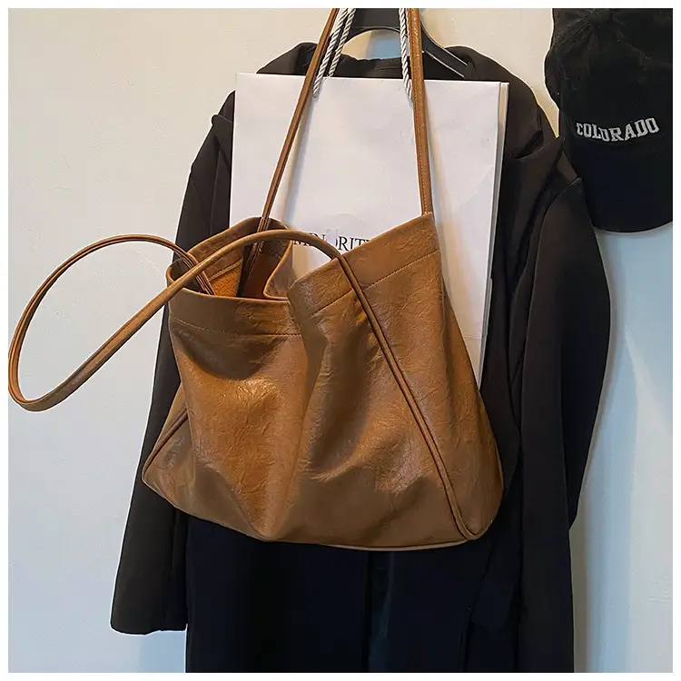 Women's Brown Leather Shoulder Bag Large Capacity Retro Class — feature 6