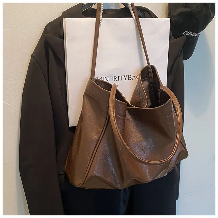 Women's Brown Leather Shoulder Bag Large Capacity Retro Class — feature 7