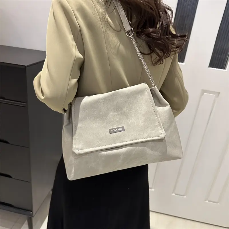 Retro Brown Chain Shoulder Bag for Women 2024 - Image 8
