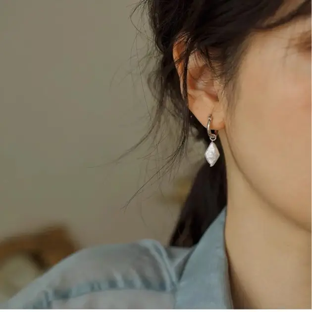 New Niche Pearl Ear Buckle for Women Elegant Earrings