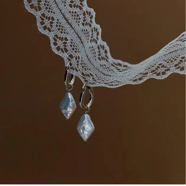 New Niche Pearl Ear Buckle for Women Elegant Earrings