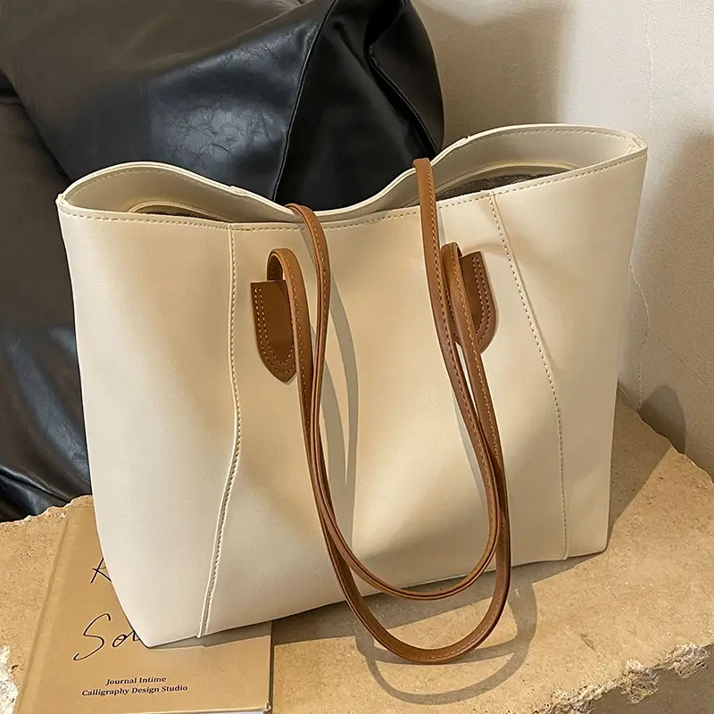Women Large Capacity Commuter Bag White Leather Shoulder Bag - Image 2