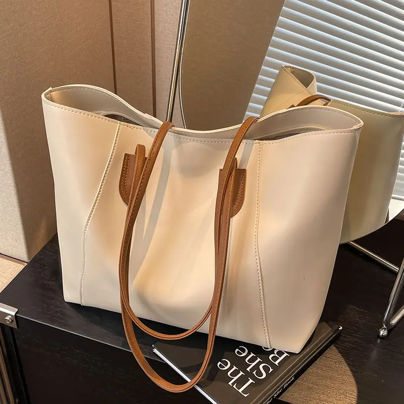 Women Large Capacity Commuter Bag White Leather Shoulder Bag - Image 3