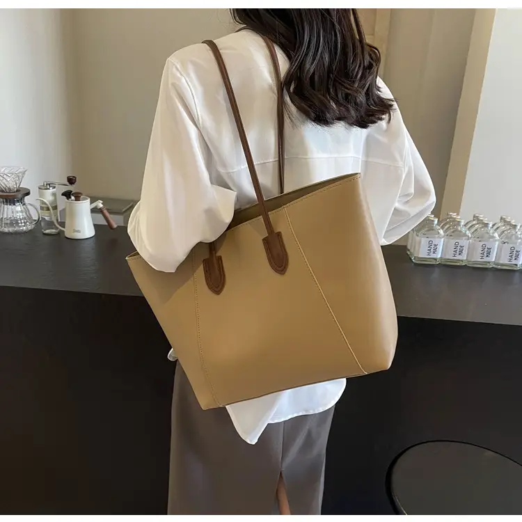 Women Large Capacity Commuter Bag White Leather Shoulder Bag — feature 17