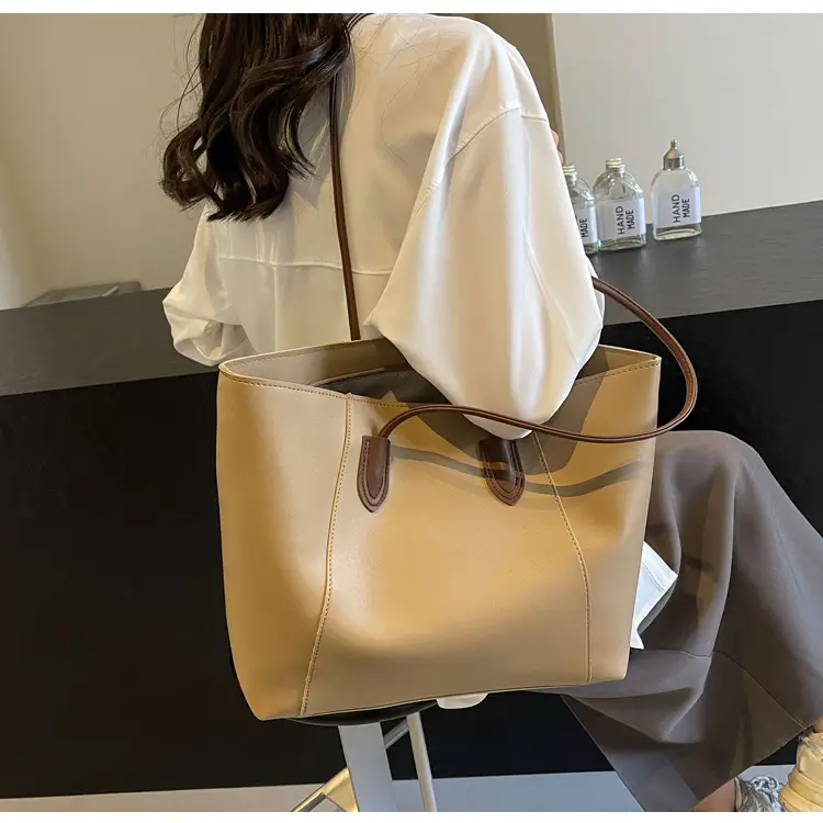 Women Large Capacity Commuter Bag White Leather Shoulder Bag — feature 18