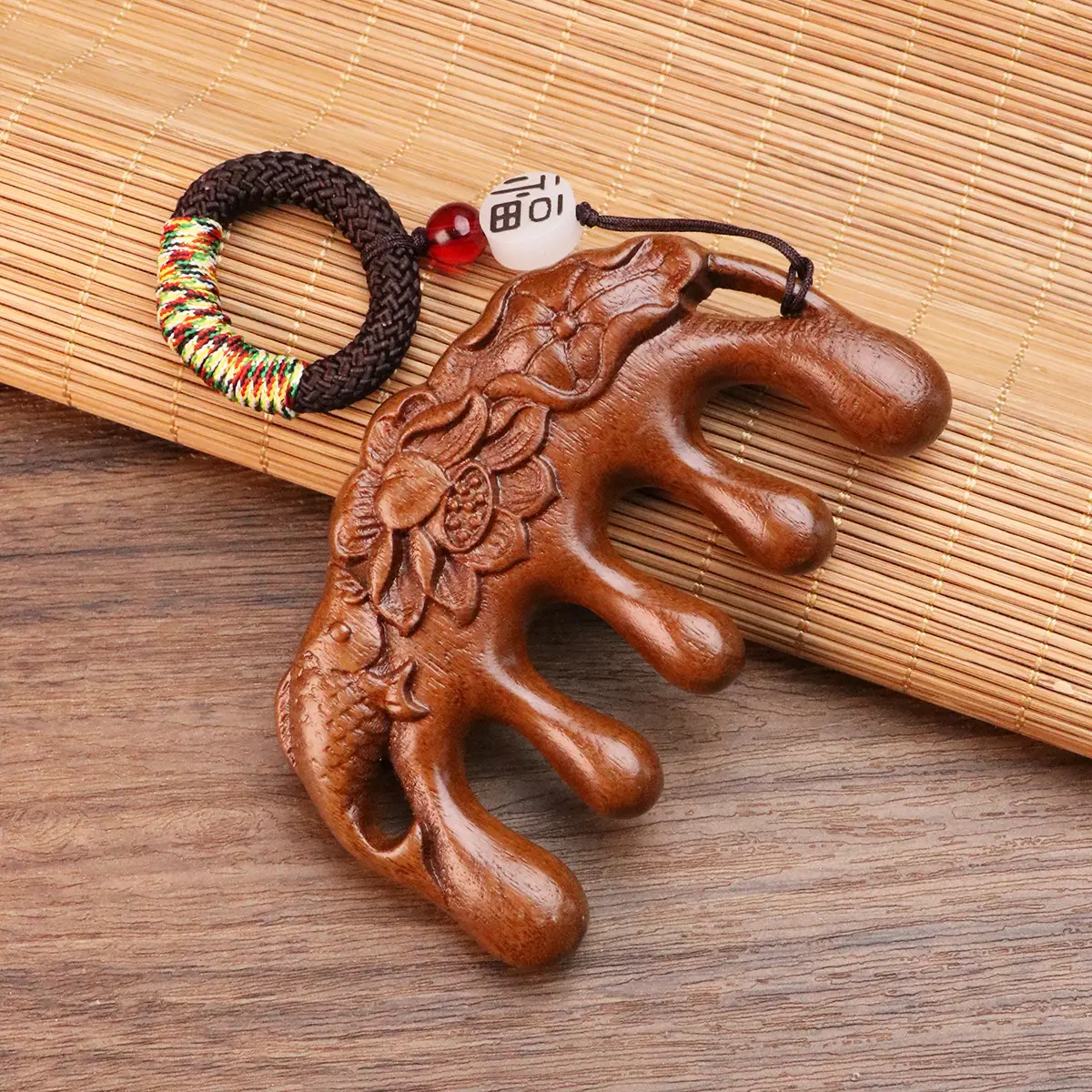 Golden Silk Lotus Fish Scalp Massage Comb — feature 20