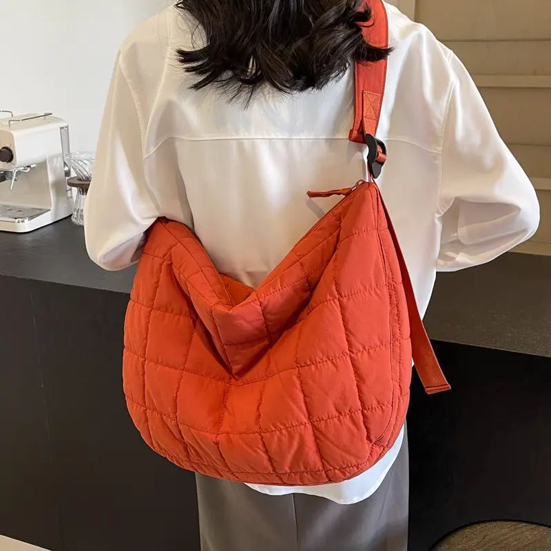 Black Rhombus Messenger Bag for Women Large Capacity