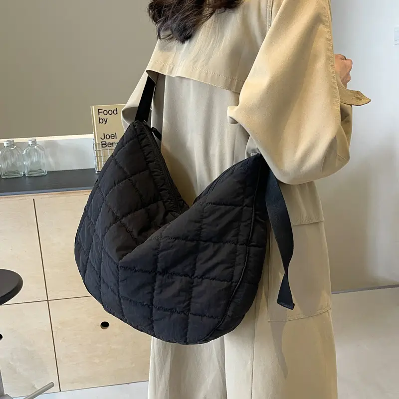 Black Rhombus Messenger Bag for Women Large Capacity