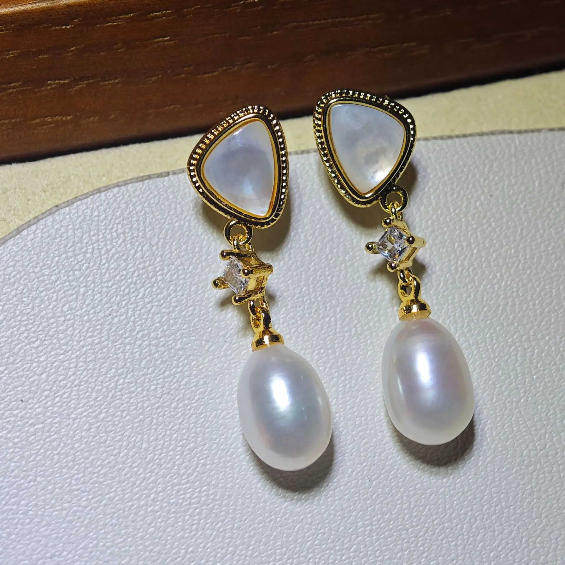 Zhuji Pearl Earrings S925 Silver Sea Shell Green — feature 15