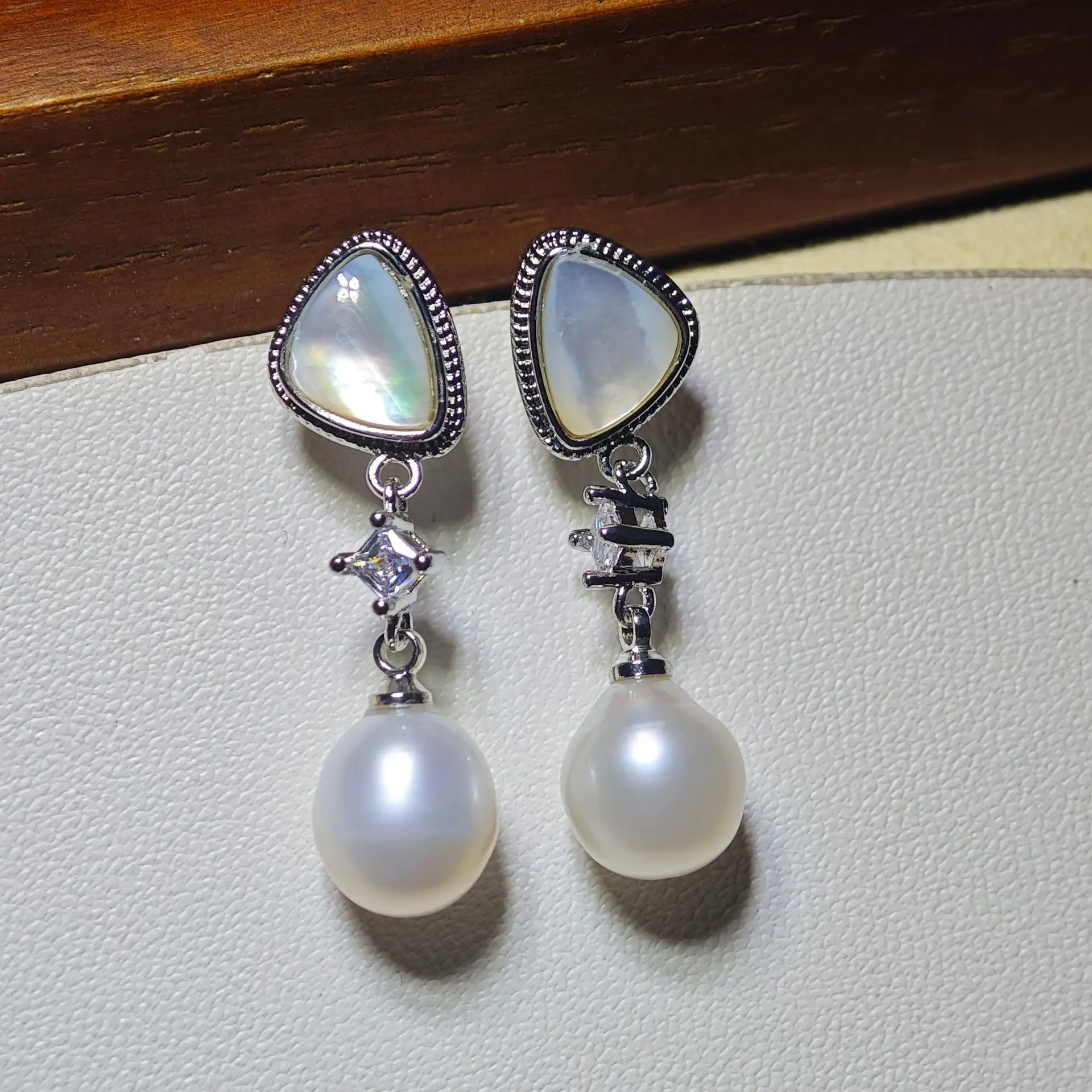 Zhuji Pearl Earrings S925 Silver Sea Shell Green — feature 8