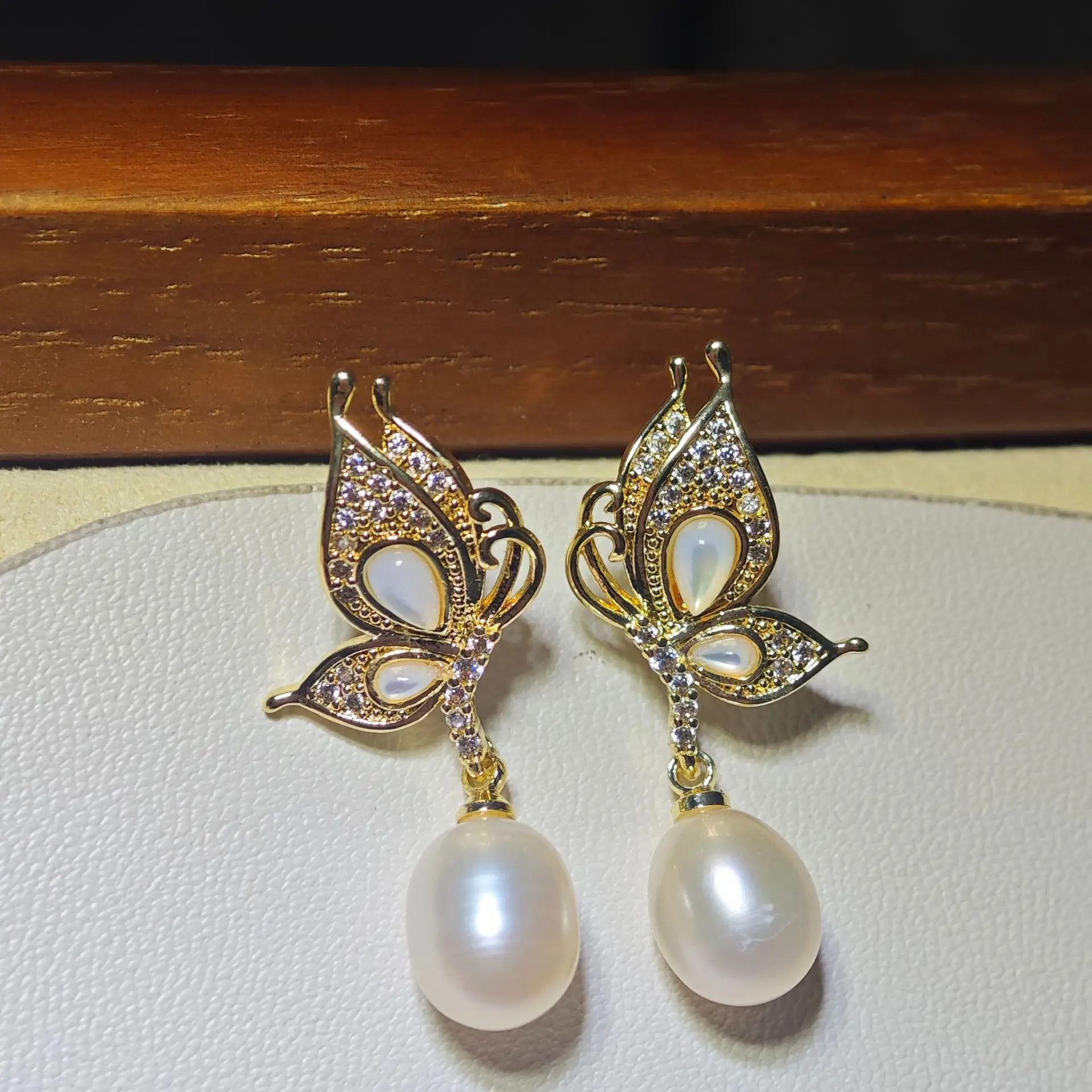 Zhuji Pearl Earrings S925 Silver Sea Shell Green - Image 4