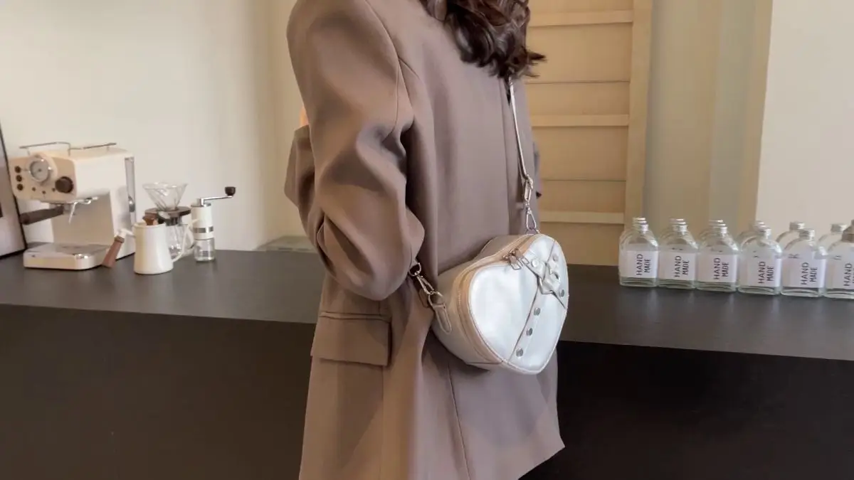 Heart Shaped Crossbody Bag for Women 2026 — feature 1