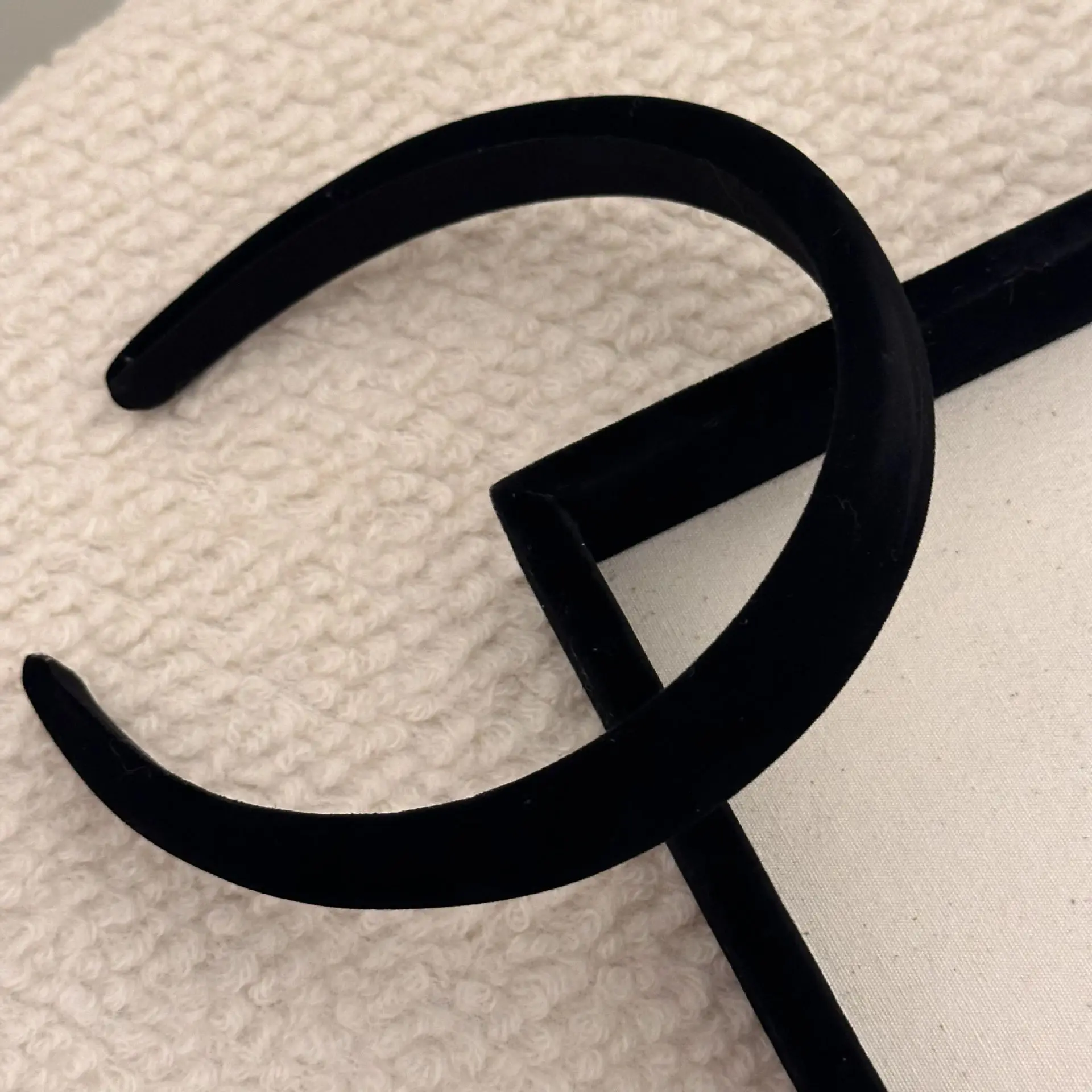 Black Velvet Hair Band with Retro Design