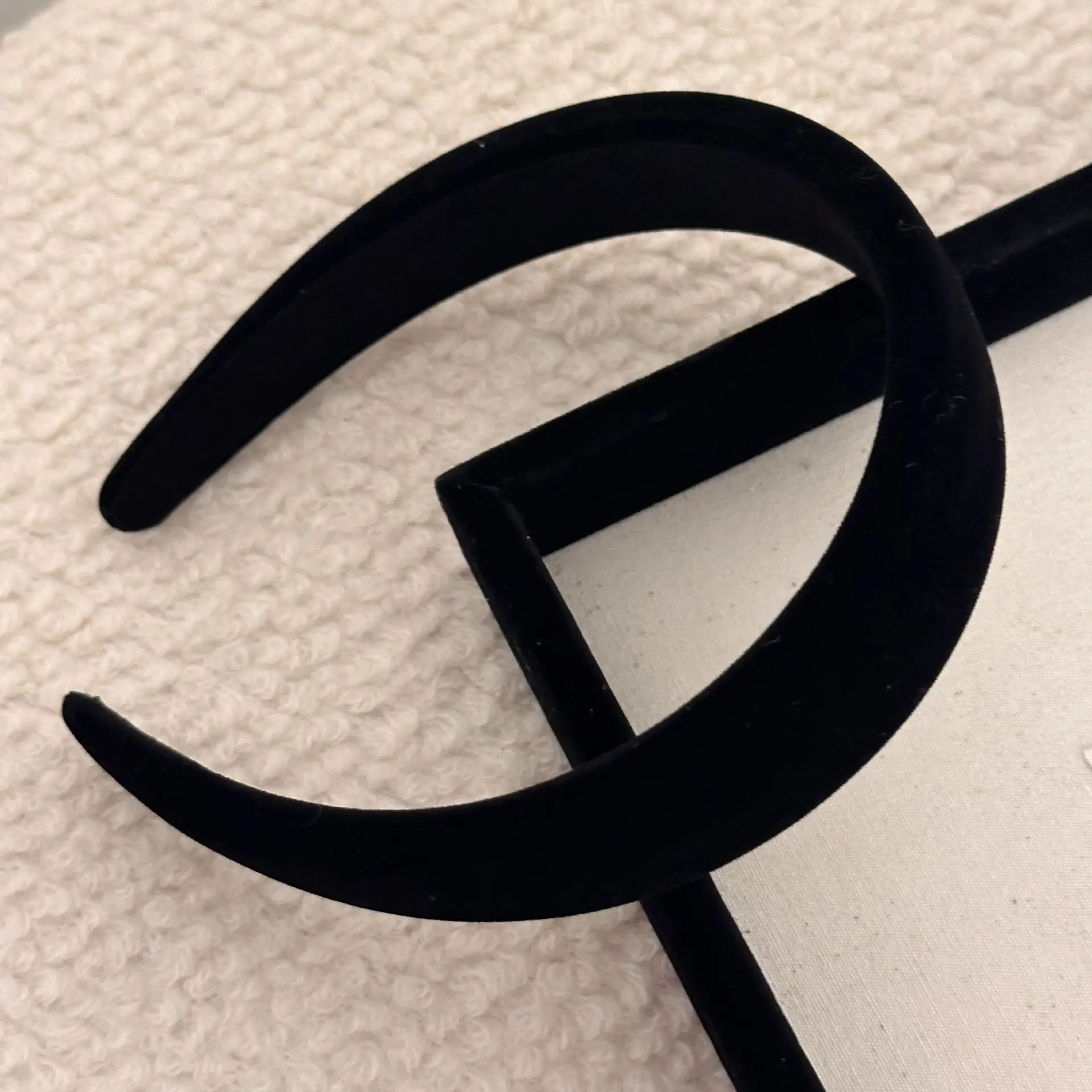 Black Velvet Hair Band with Retro Design