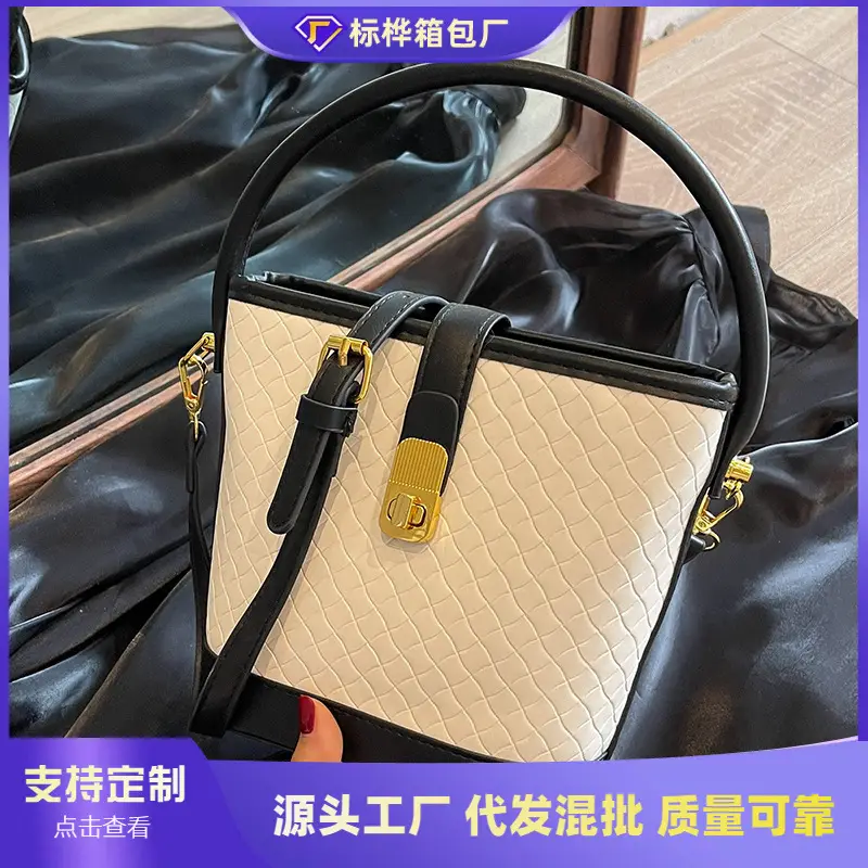 Women's Quilted Shoulder Bag Black White Gold Clasp - Image 5
