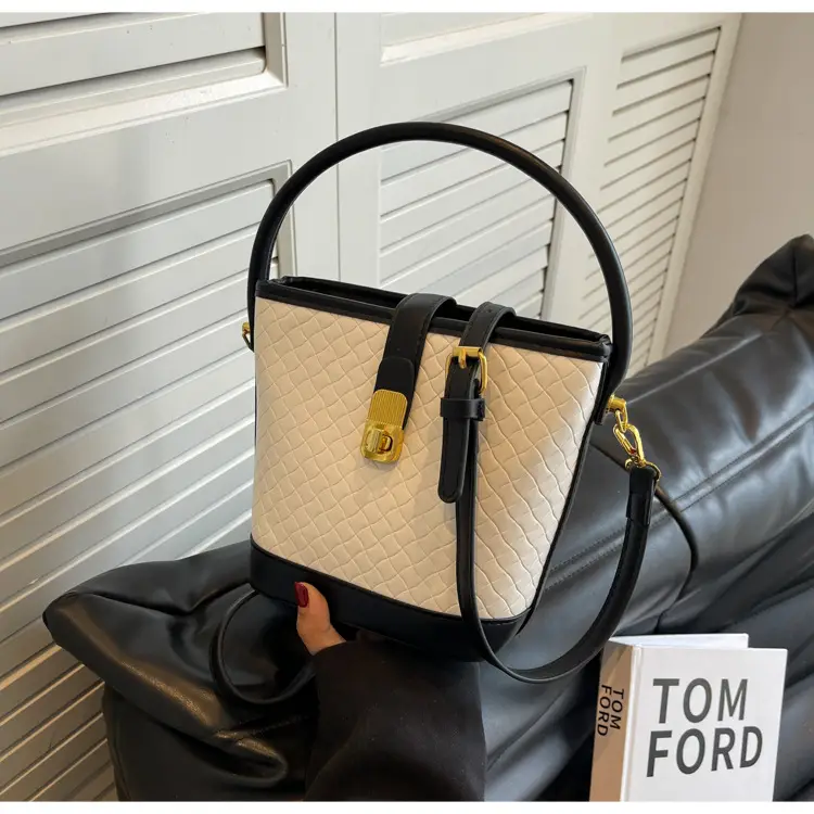 Women's Quilted Shoulder Bag Black White Gold Clasp — feature 10