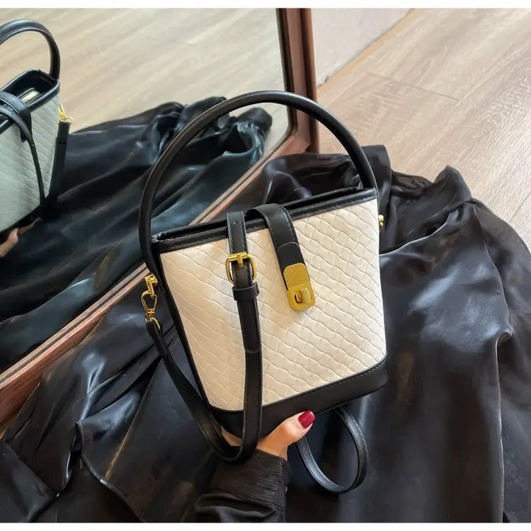 Women's Quilted Shoulder Bag Black White Gold Clasp — feature 11