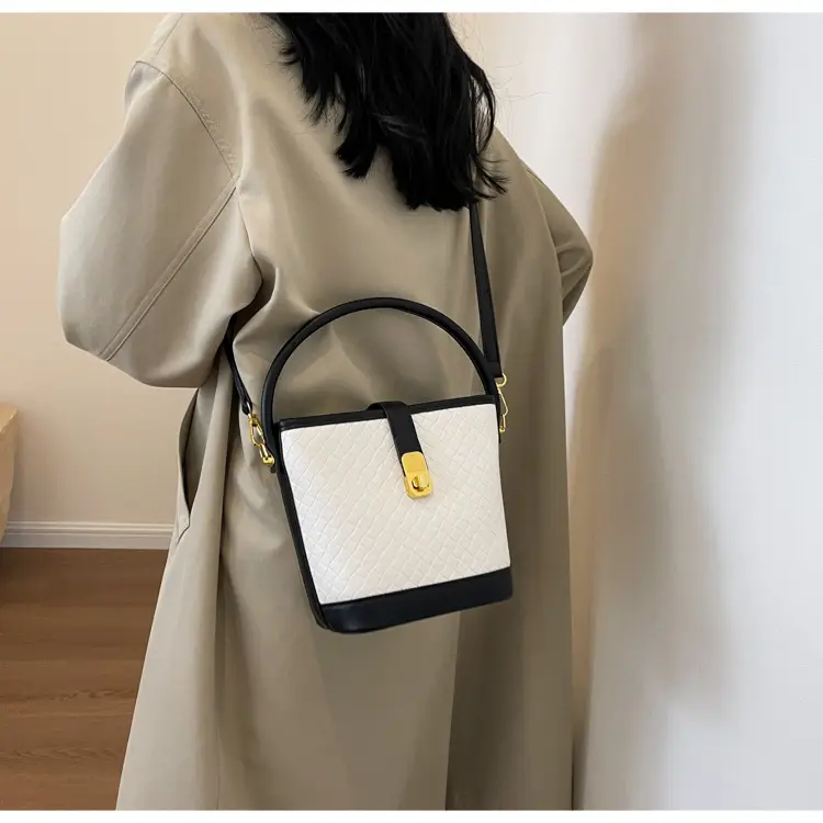 Women's Quilted Shoulder Bag Black White Gold Clasp — feature 25