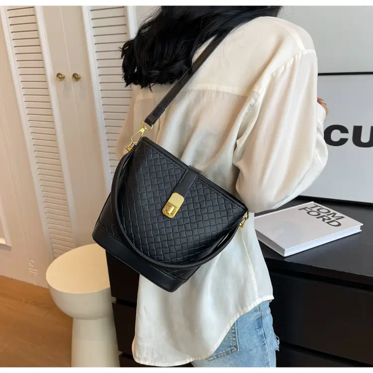 Women's Quilted Shoulder Bag Black White Gold Clasp — feature 26