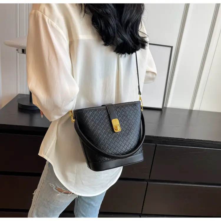 Women's Quilted Shoulder Bag Black White Gold Clasp — feature 28