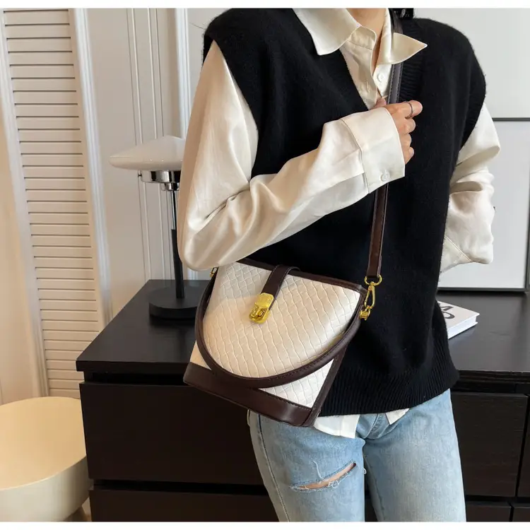 Women's Quilted Shoulder Bag Black White Gold Clasp — feature 30