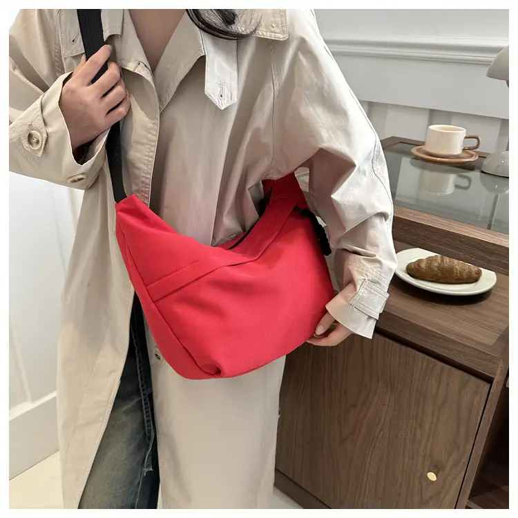 Women's Nylon Shoulder Bag Large Capacity 2024 — feature 13