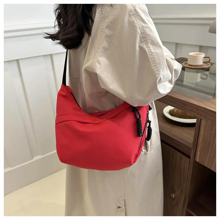 Women's Nylon Shoulder Bag Large Capacity 2024 — feature 14
