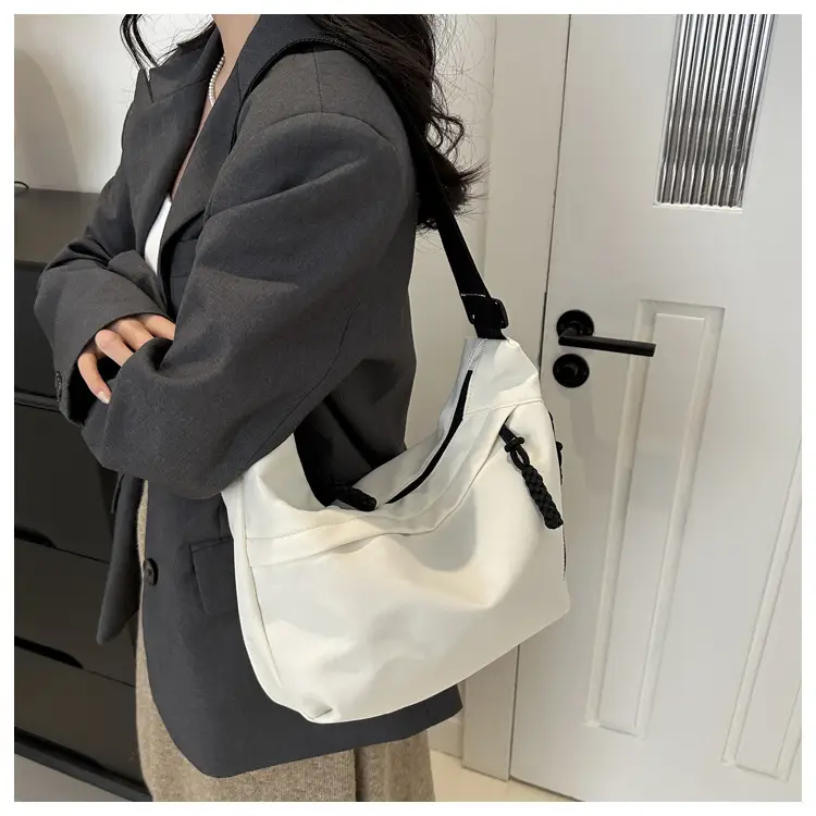 Women's Nylon Shoulder Bag Large Capacity 2024 — feature 18