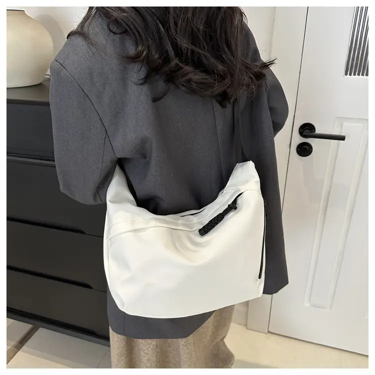 Women's Nylon Shoulder Bag Large Capacity 2024 — feature 19