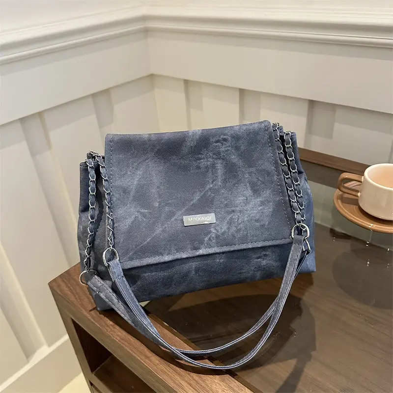 Women's Black Chain Shoulder Bag with Crossbody Strap - Image 5