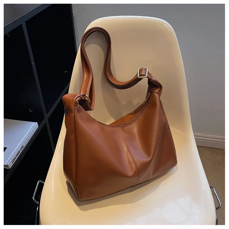 Brown Leather Shoulder Crossbody Bag Large Capacity 2026 — feature 45