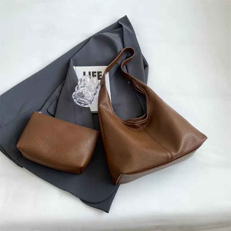 Women's Large Capacity Armpit Bag Brown Leather