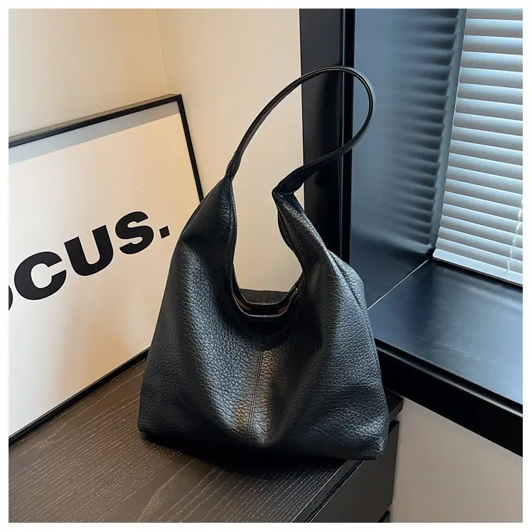 Women's Large Capacity Armpit Bag Brown Leather — feature 33