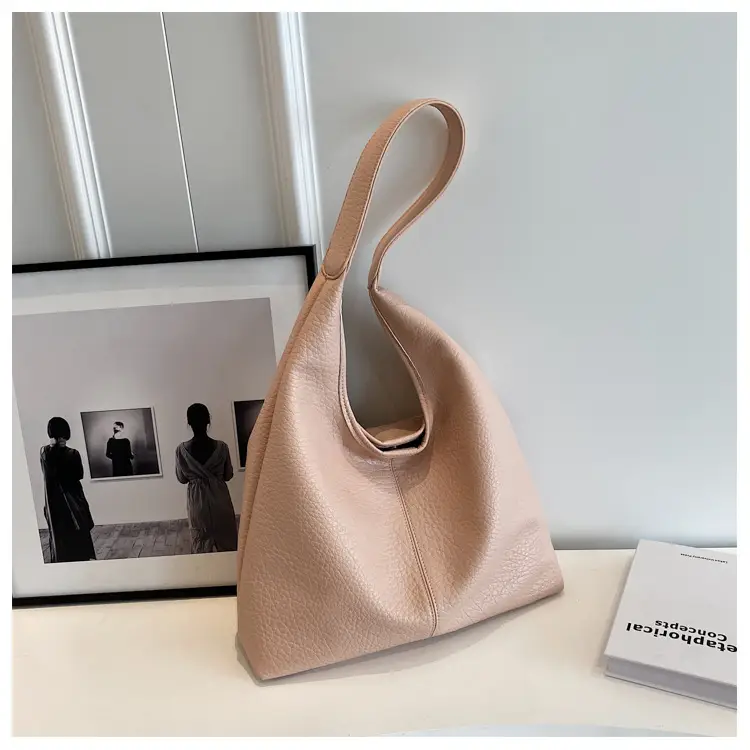 Women's Large Capacity Armpit Bag Brown Leather — feature 34