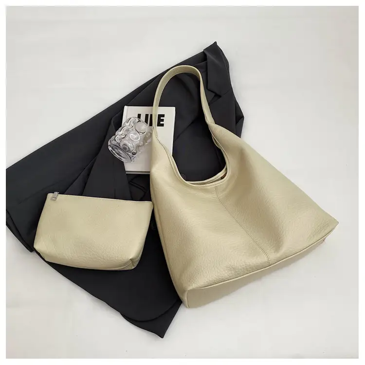 Women's Large Capacity Armpit Bag Brown Leather — feature 37