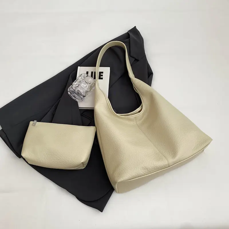 Women's Large Capacity Armpit Bag Brown Leather