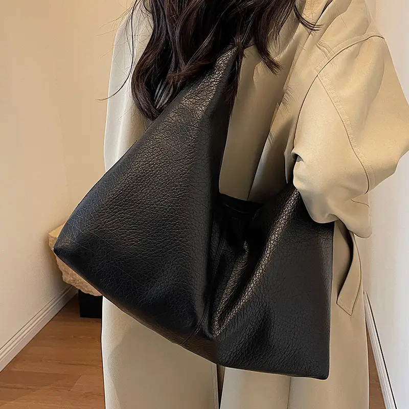 Black Large Capacity Women's Shoulder Bag 2026 - Image 8