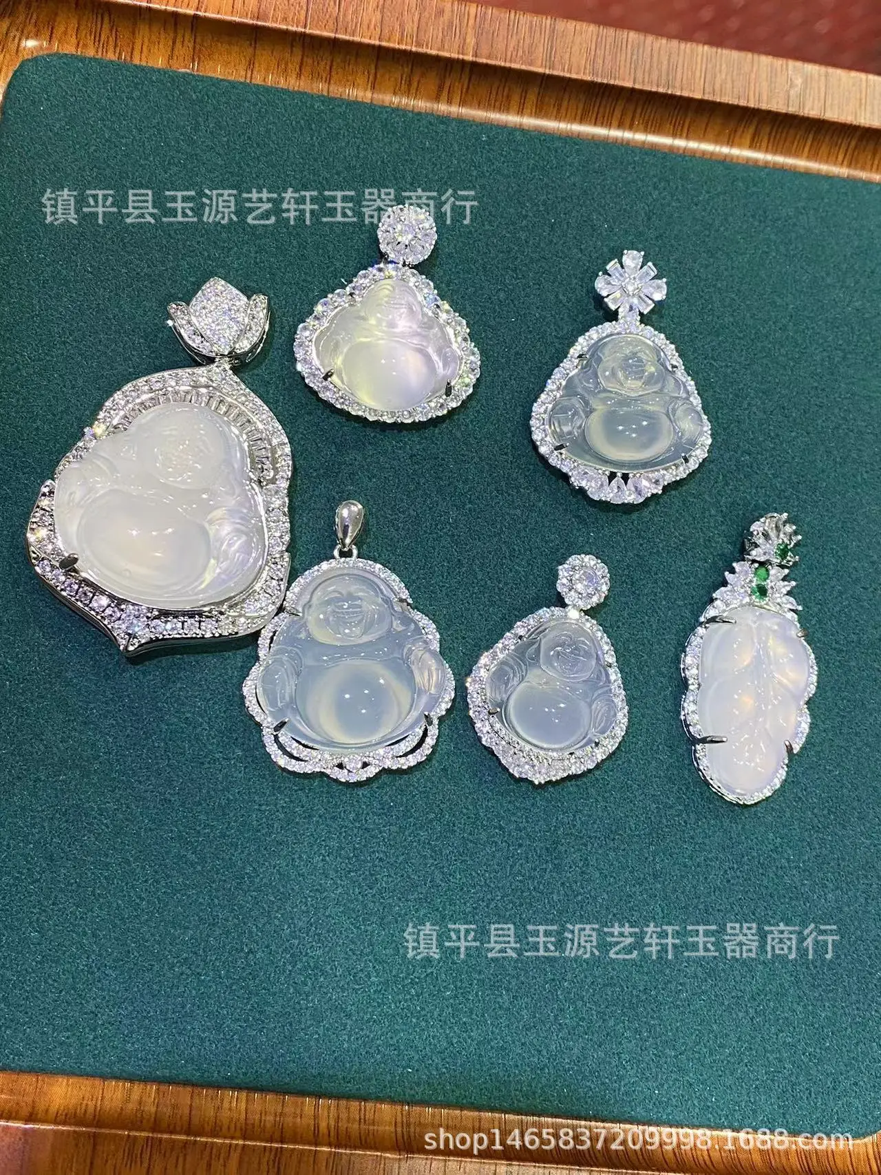 Natural Chalcedony Leaf Necklace with Agate Pendant — feature 6