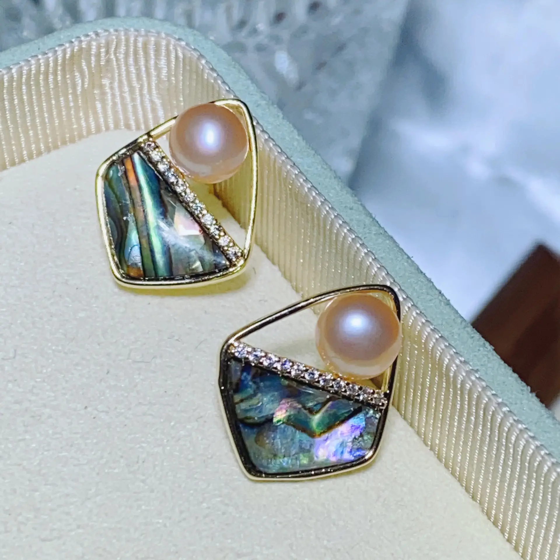 S925 Pearl Geometric Earrings Light Luxury Niche Design — feature 1