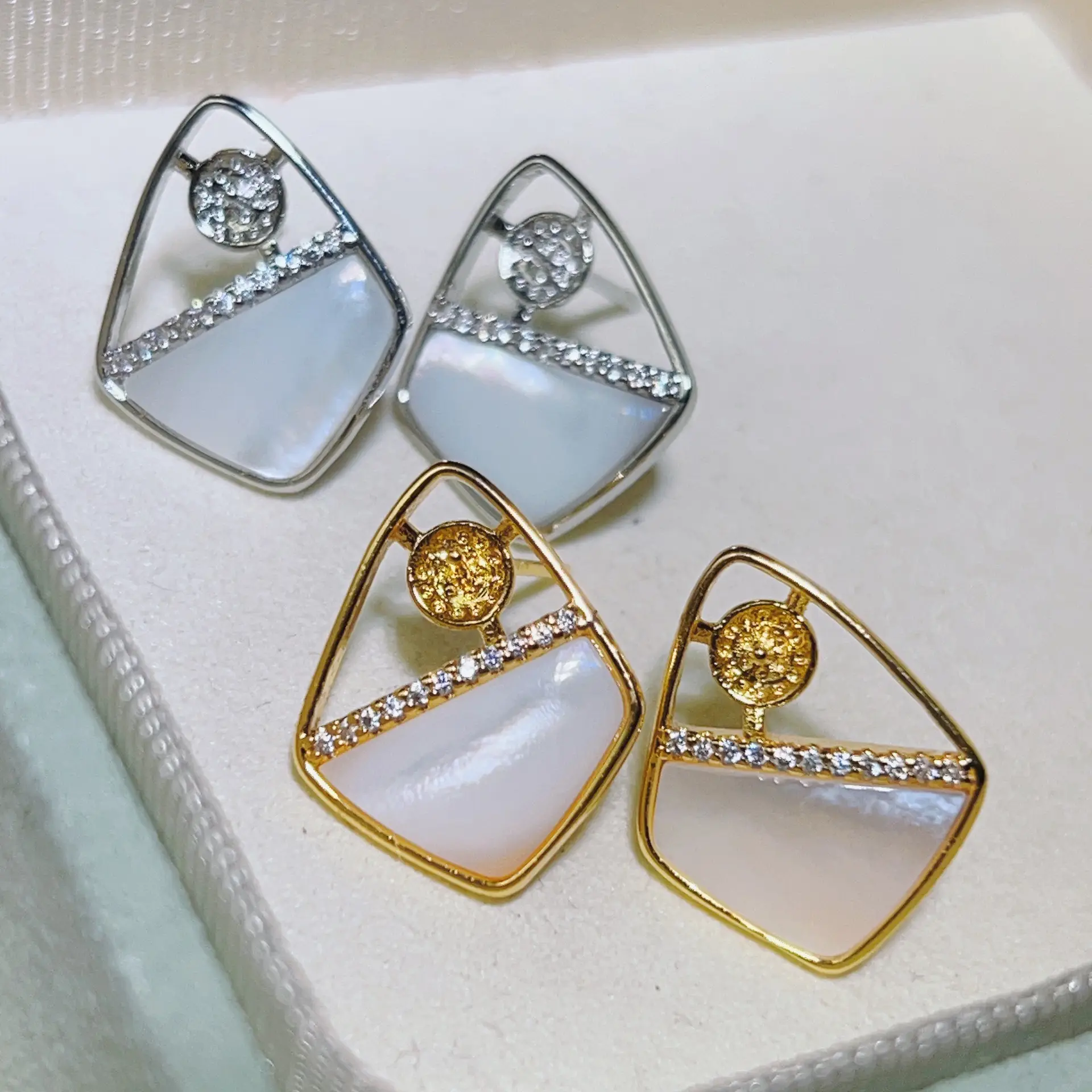 S925 Pearl Geometric Earrings Light Luxury Niche Design — feature 13