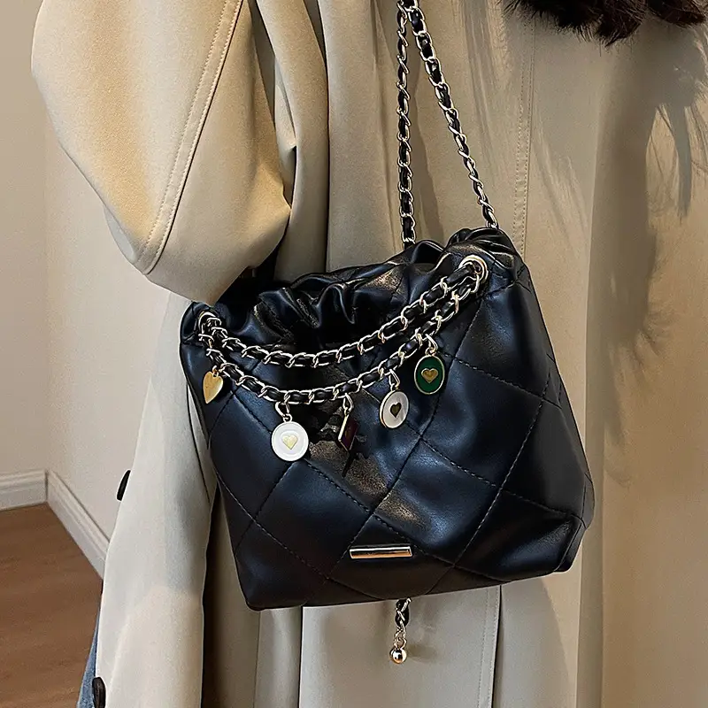 Diamond Chain Shoulder Bag for Women 2026