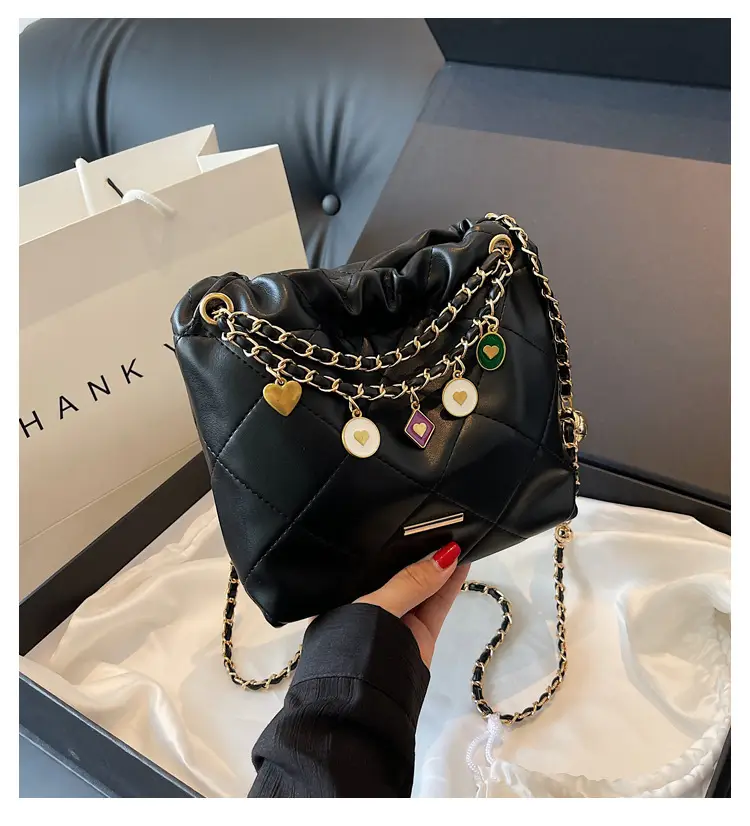 Diamond Chain Shoulder Bag for Women 2026 — feature 10
