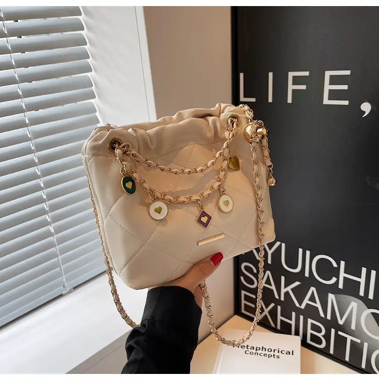 Diamond Chain Shoulder Bag for Women 2026 — feature 31