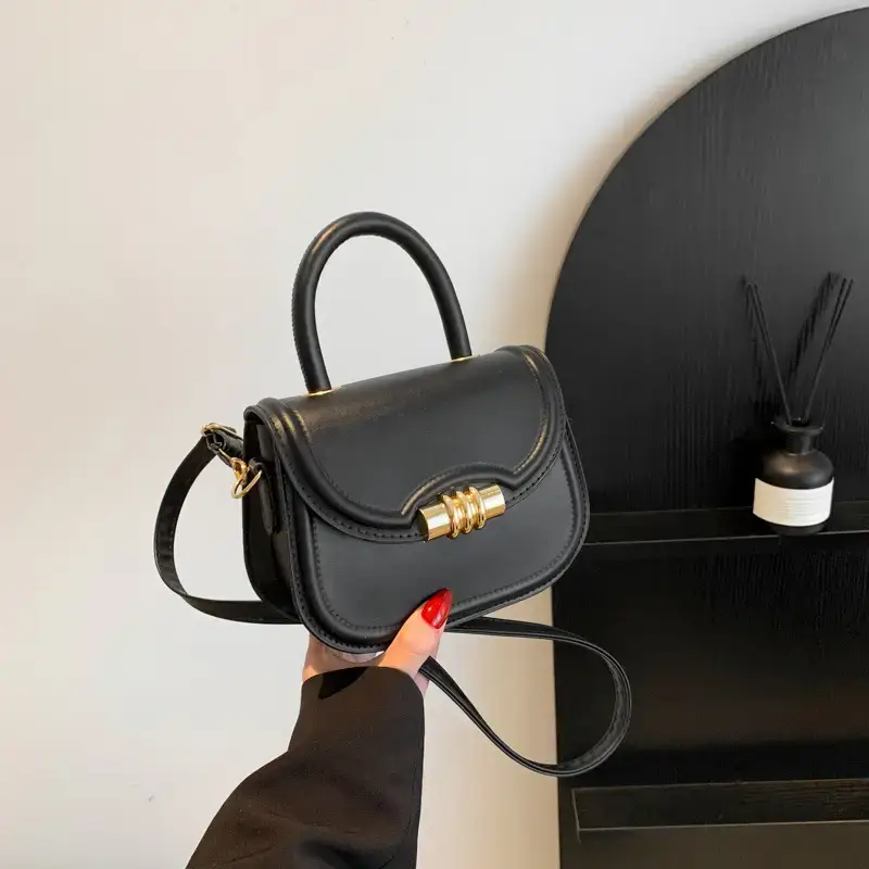 Brown Leather Shoulder Bag with Metal Clasp - Image 8
