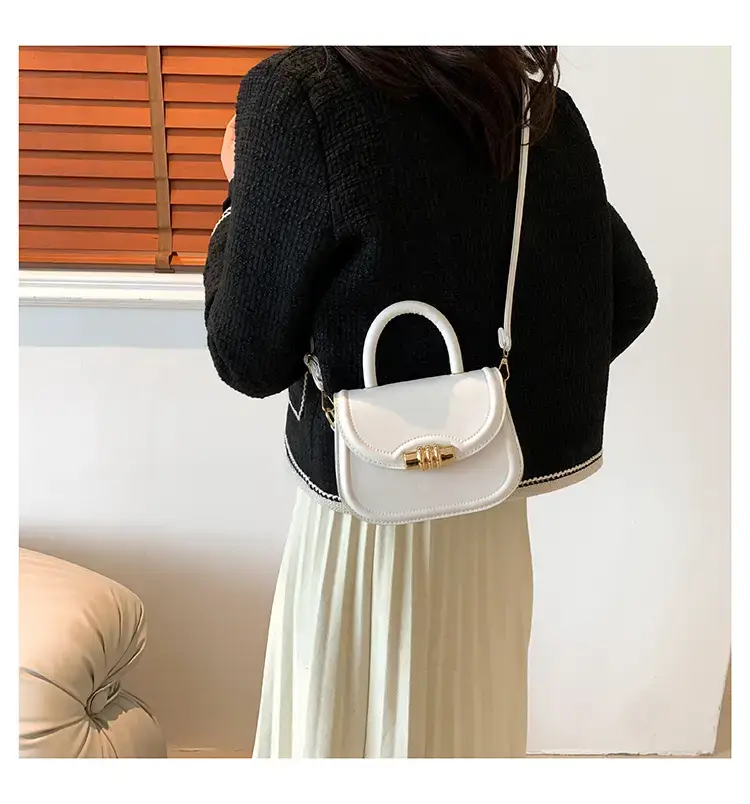 Brown Leather Shoulder Bag with Metal Clasp — feature 11