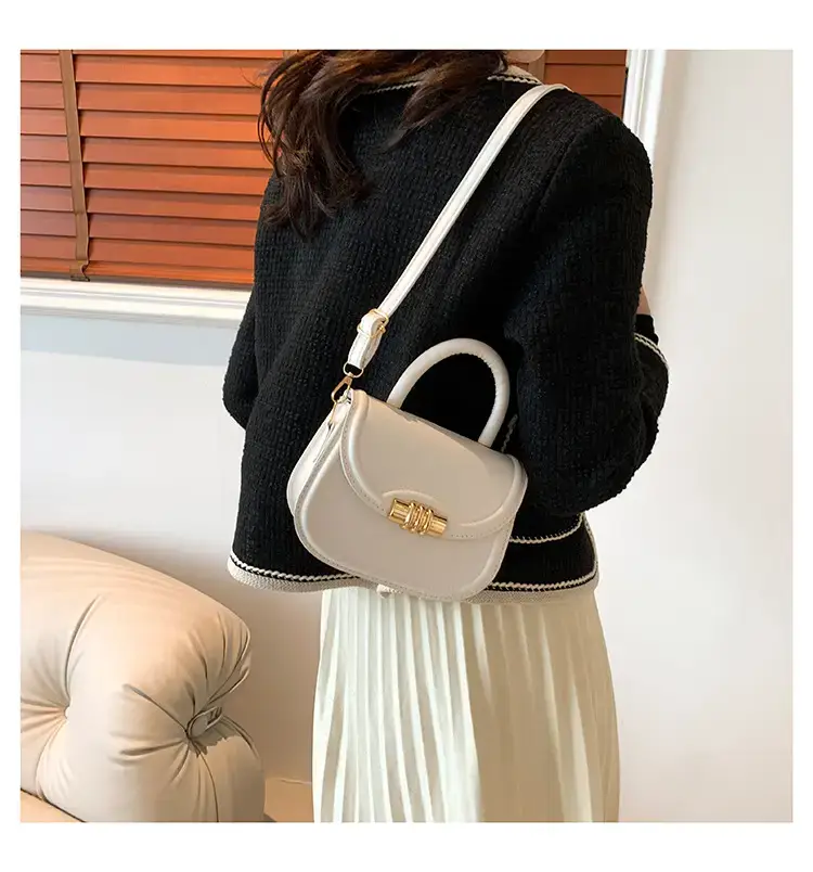 Brown Leather Shoulder Bag with Metal Clasp — feature 12