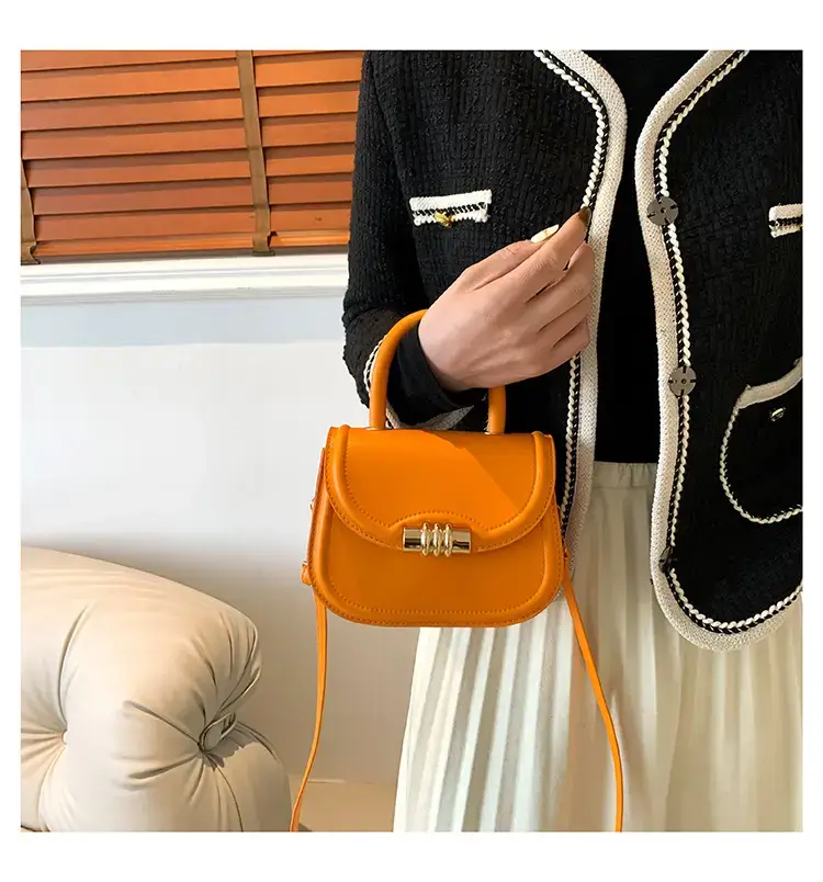 Brown Leather Shoulder Bag with Metal Clasp — feature 16