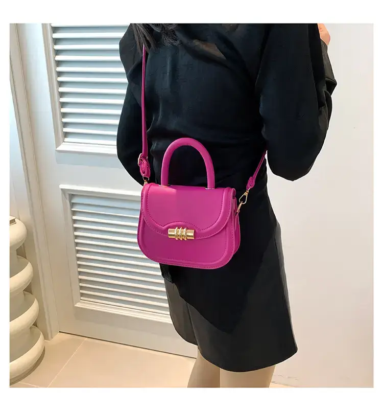 Brown Leather Shoulder Bag with Metal Clasp — feature 25