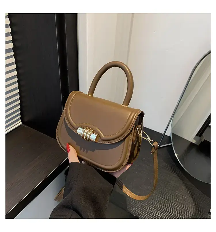 Brown Leather Shoulder Bag with Metal Clasp — feature 40
