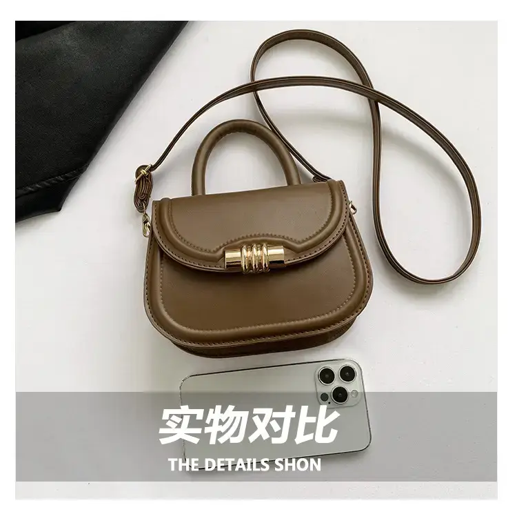 Brown Leather Shoulder Bag with Metal Clasp — feature 5